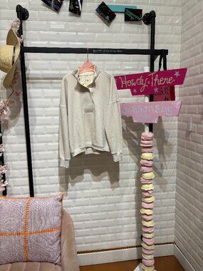 Snap Collar Pullover Sweatshirt- XC5314